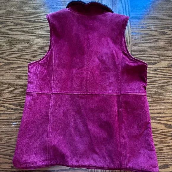 Denim&Co NWT Red Leather Faux Fur Lined Zip Vest Front Pockets Size L - Picture 11 of 11
